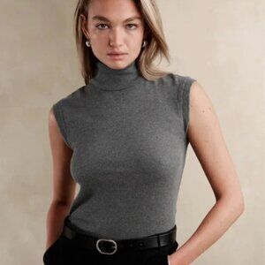 NWOT Banana Republic Sweater L sleevless Turtleneck